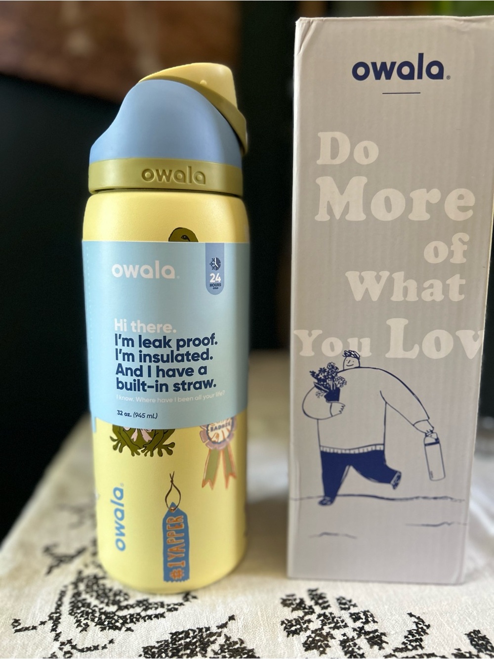Owala 32oz “Party Animals” Urban Outfitters Exclusive FreeSip Water Bottle